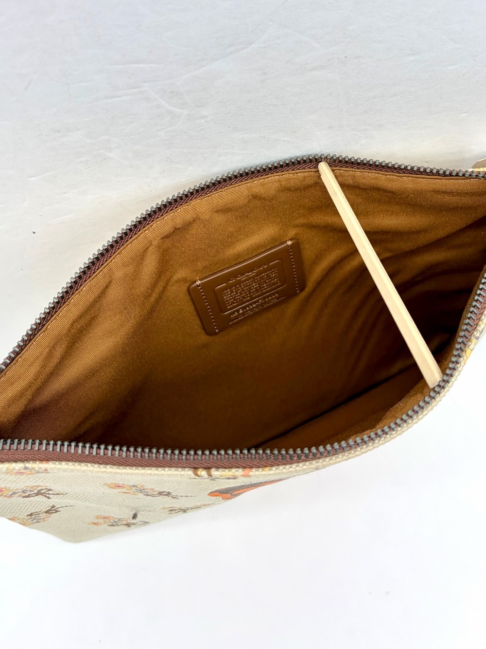 Coach Large Wristlet 30 With Vandal Gummy - Picture 5 of 11